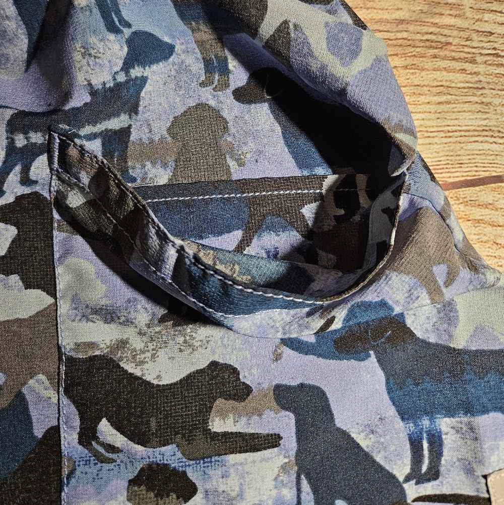 Carhartt Force Dogs 5-Pocket Modern Fit V-Neck Scrub Top - Picture 6 of 9